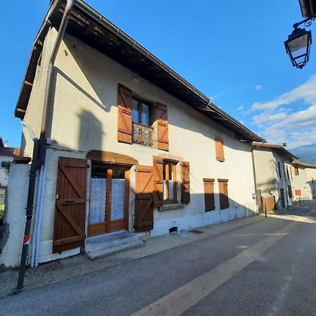 Maison De Village Au Pied De La Montagne Lumbin Экстерьер фото