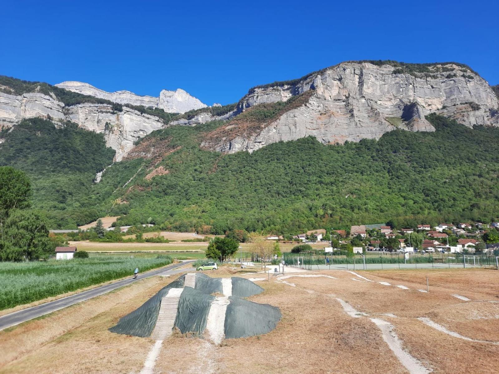 Maison De Village Au Pied De La Montagne Lumbin Экстерьер фото